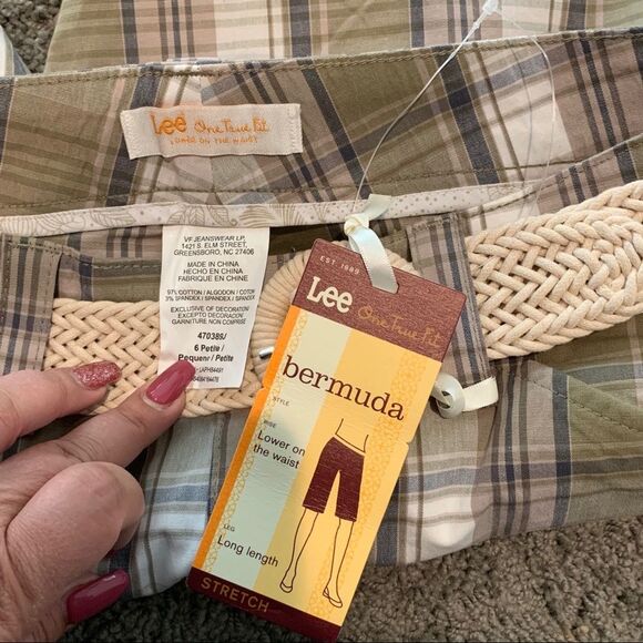Lee (Petite) Bermuda plaid shorts NWT - Picture 3 of 3